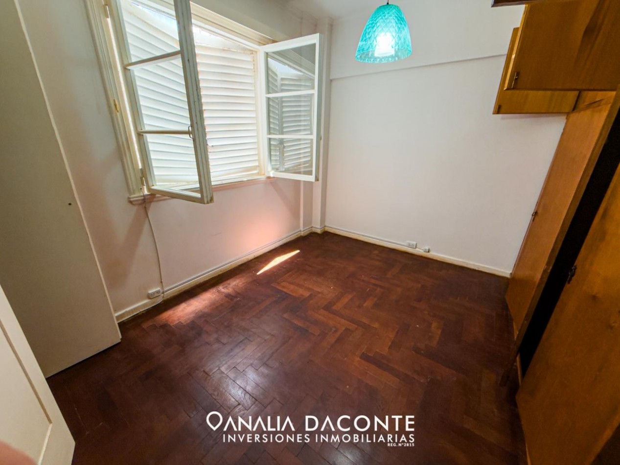 DEPTO 3 AMB CON BALCON FRANCES Y DEPENDENCIA EN EDIFICIO SEÑORIAL! CENTRO!