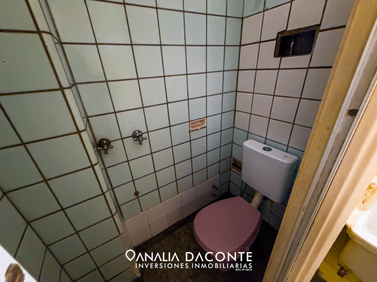 DEPTO 3 AMB CON BALCON FRANCES Y DEPENDENCIA EN EDIFICIO SEÑORIAL! CENTRO!