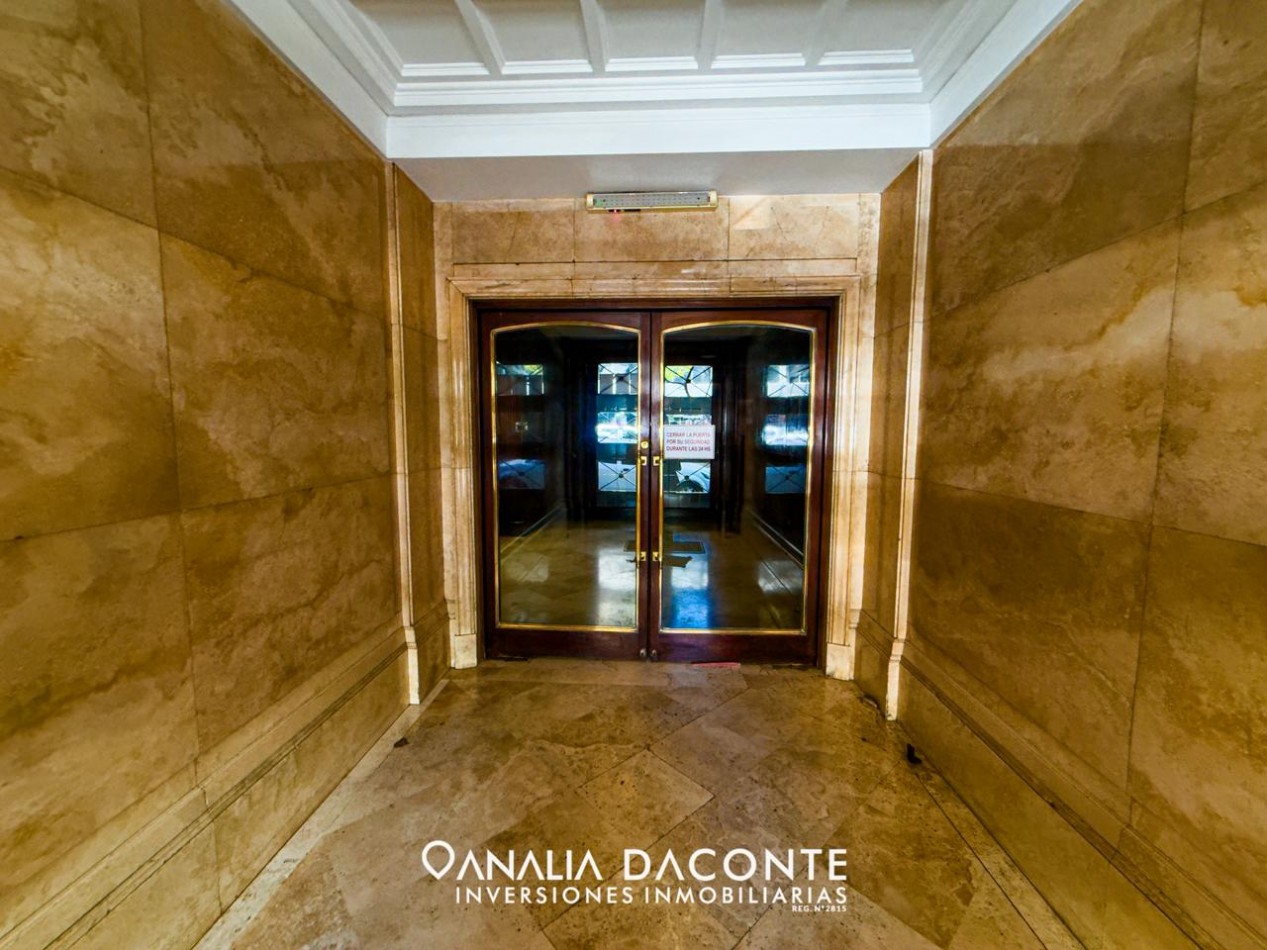 DEPTO 3 AMB CON BALCON FRANCES Y DEPENDENCIA EN EDIFICIO SEÑORIAL! CENTRO!