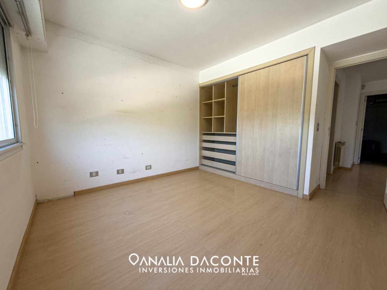 RESERVADO EN 72HS!!! MODERNO CHALET 4 AMB CON GARAGE, PARQUE Y PISCINA! LOS PINARES