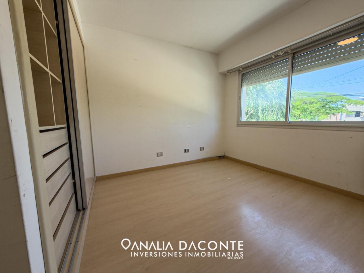 RESERVADO EN 72HS!!! MODERNO CHALET 4 AMB CON GARAGE, PARQUE Y PISCINA! LOS PINARES