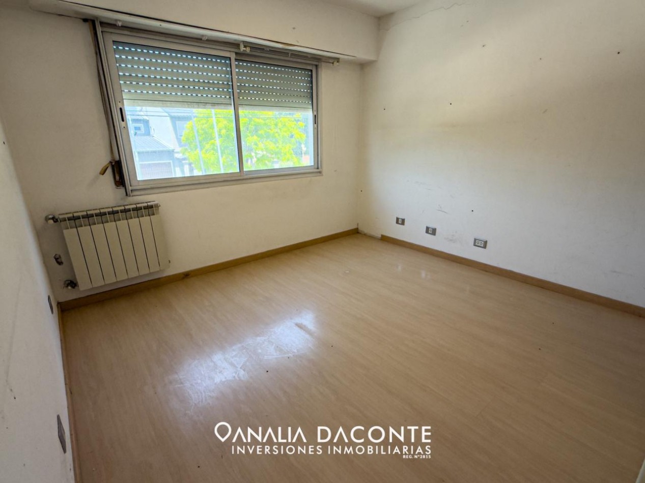 RESERVADO EN 72HS!!! MODERNO CHALET 4 AMB CON GARAGE, PARQUE Y PISCINA! LOS PINARES