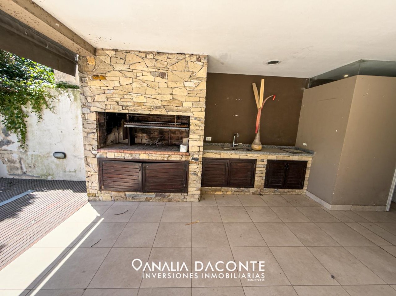 RESERVADO EN 72HS!!! MODERNO CHALET 4 AMB CON GARAGE, PARQUE Y PISCINA! LOS PINARES