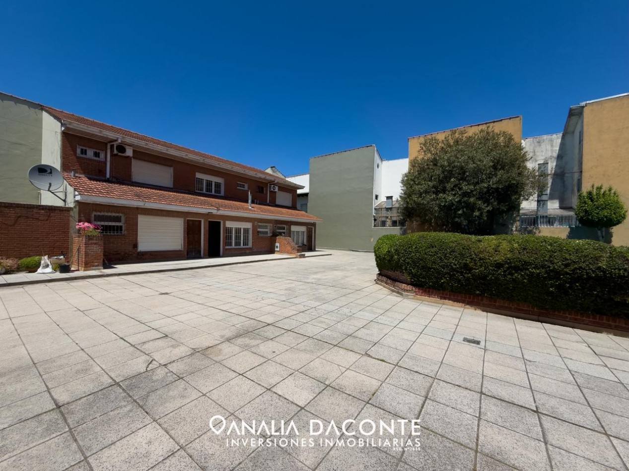 DUPLEX DOS AMB CON COCHERA EN COMPLEJO CON PILETA Y QUINCHO! PARQUE LURO!