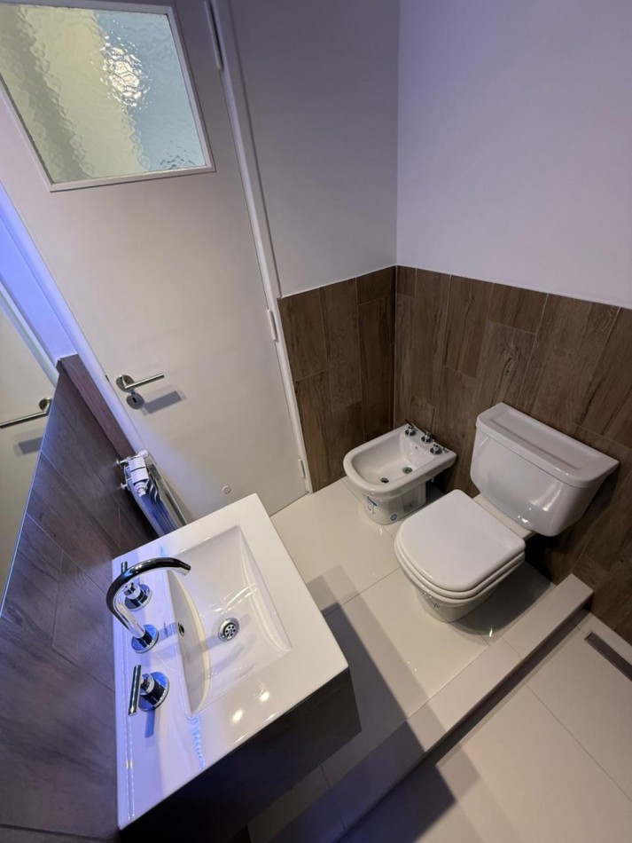 2 amb a la calle, con dependencia! Vista al mar y plaza Colon