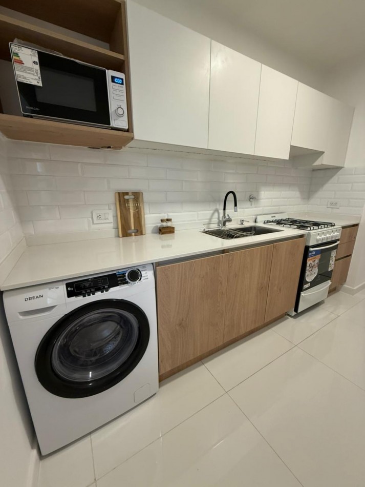 2 amb a la calle, con dependencia! Vista al mar y plaza Colon