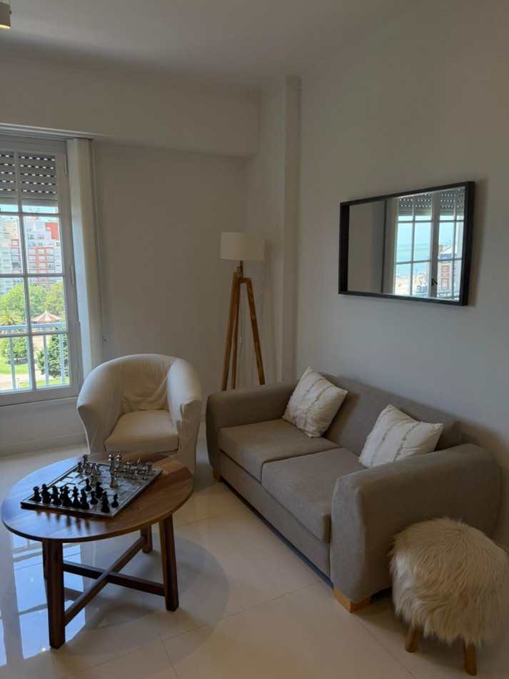 2 amb a la calle, con dependencia! Vista al mar y plaza Colon