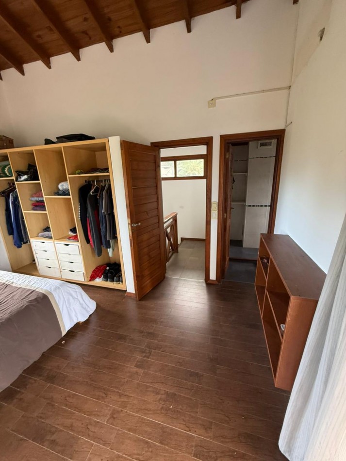 INCREIBLE CHALET 4 AMB CON PISCINA Y QUINCHO EN SIERRA DE LOS PADRES