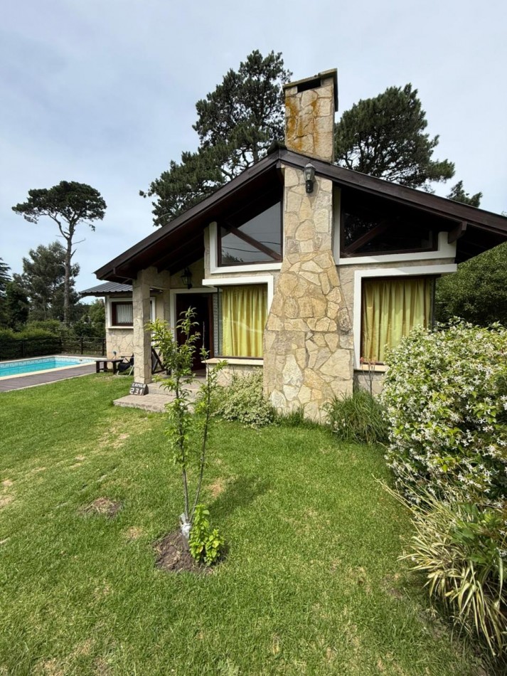 INCREIBLE CHALET 4 AMB CON PISCINA Y QUINCHO EN SIERRA DE LOS PADRES