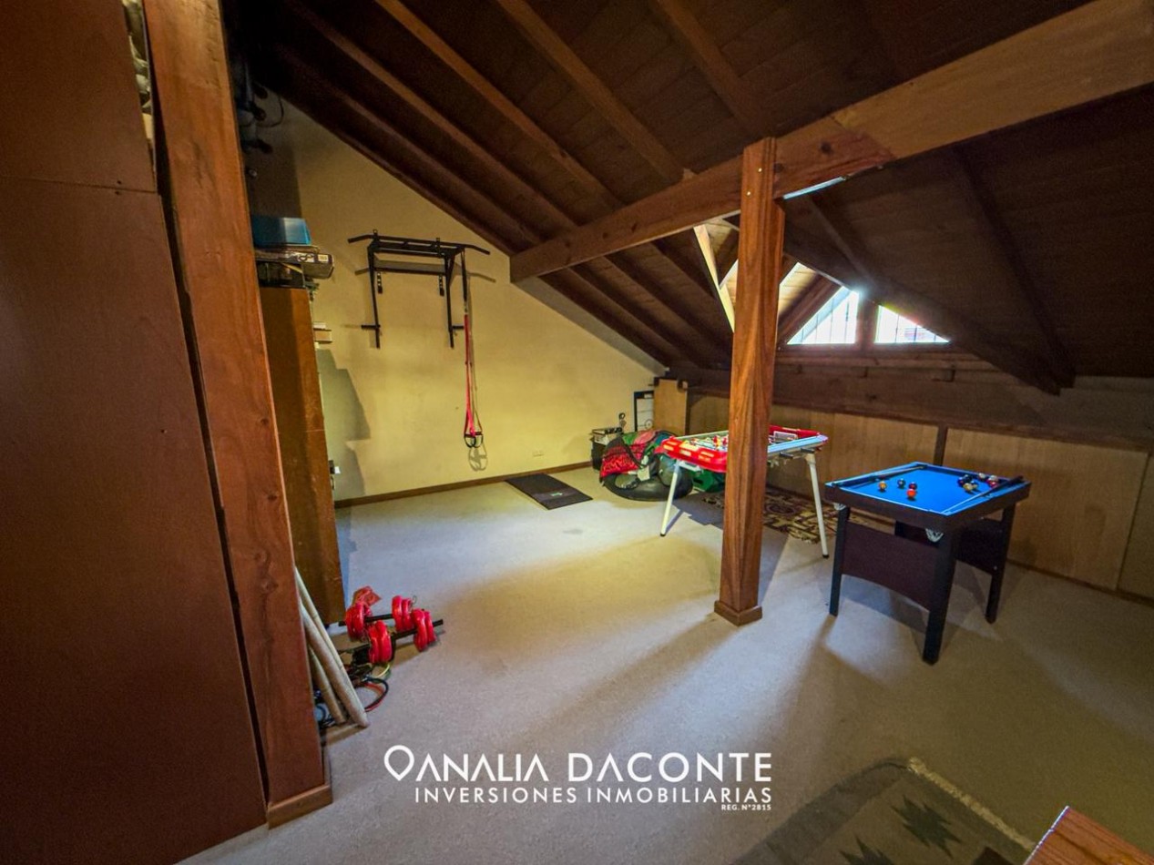 CHALET 5 AMB CON PLAYROOM Y PARQUE, EN LO MEJOR DE PARQUE LURO! 