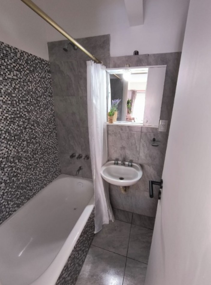 AMPLIO DEPTO 1 AMB CON BALCON! ZONA ALDREY!