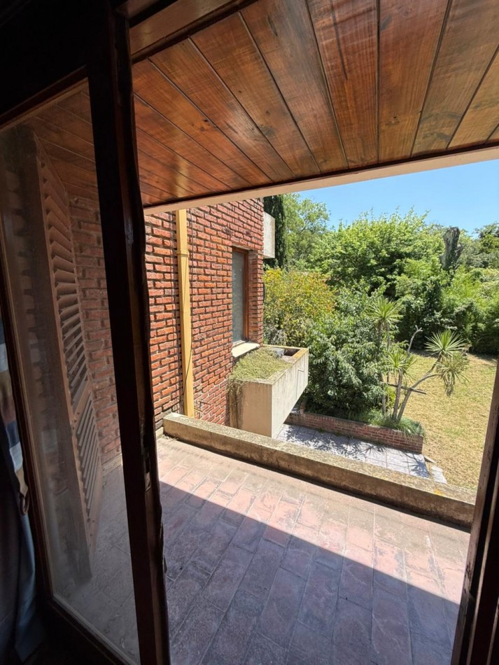 CHALET 4 AMB A RECICLAR CON QUINCHO Y GRAN PARQUE! EL GROSELLAR