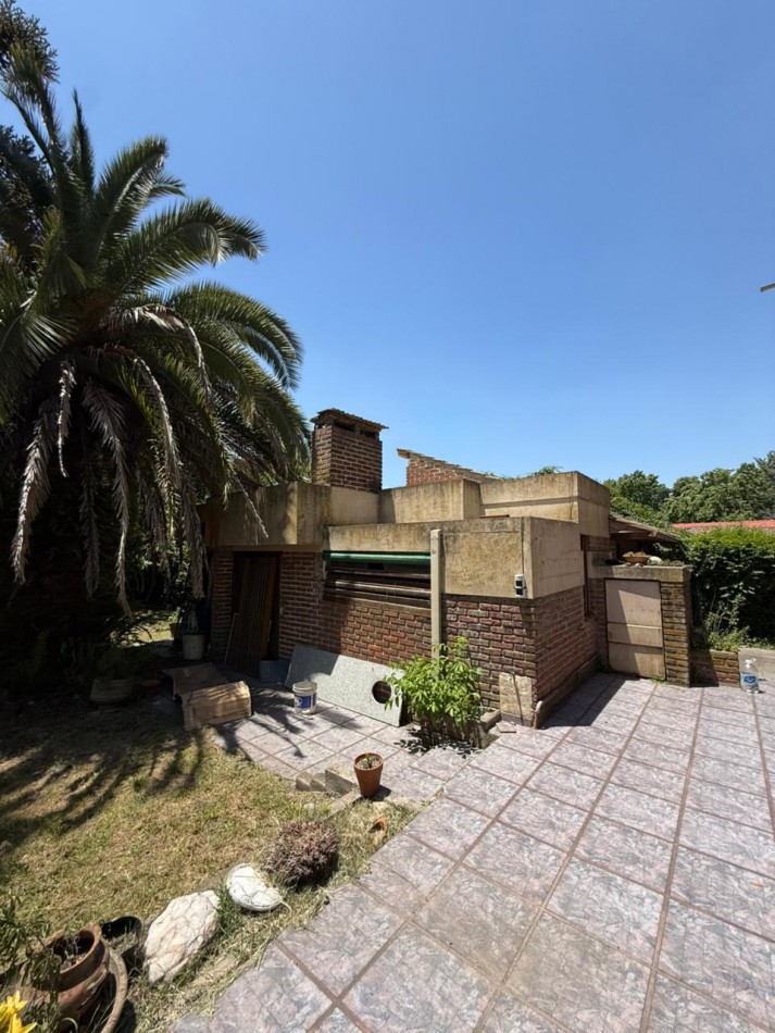 CHALET 4 AMB A RECICLAR CON QUINCHO Y GRAN PARQUE! EL GROSELLAR