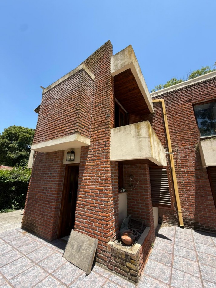 CHALET 4 AMB A RECICLAR CON QUINCHO Y GRAN PARQUE! EL GROSELLAR