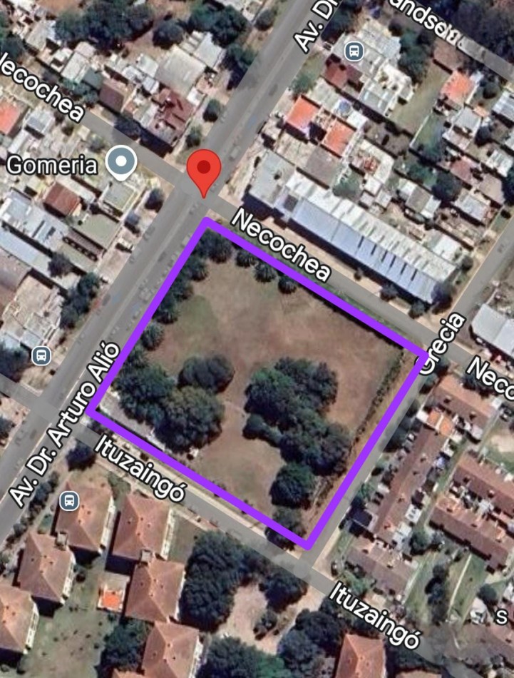 MANZANA COMPLETA CON LOCAL Y VIVIENDA!