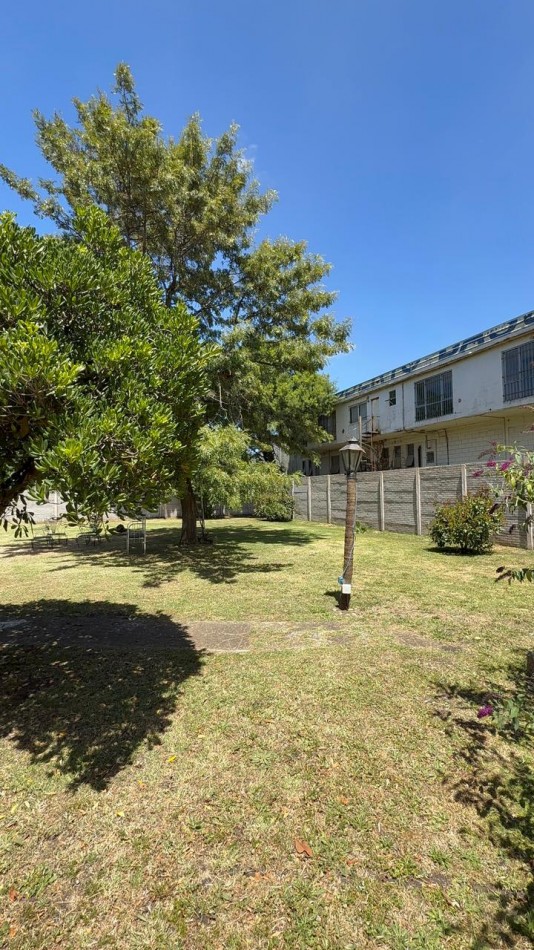 IMPORTANTE CHALET 4 AMB CON DEPENDENCIA SOBRE GRAN PARQUE PERIMETRAL! VILLA PRIMERA