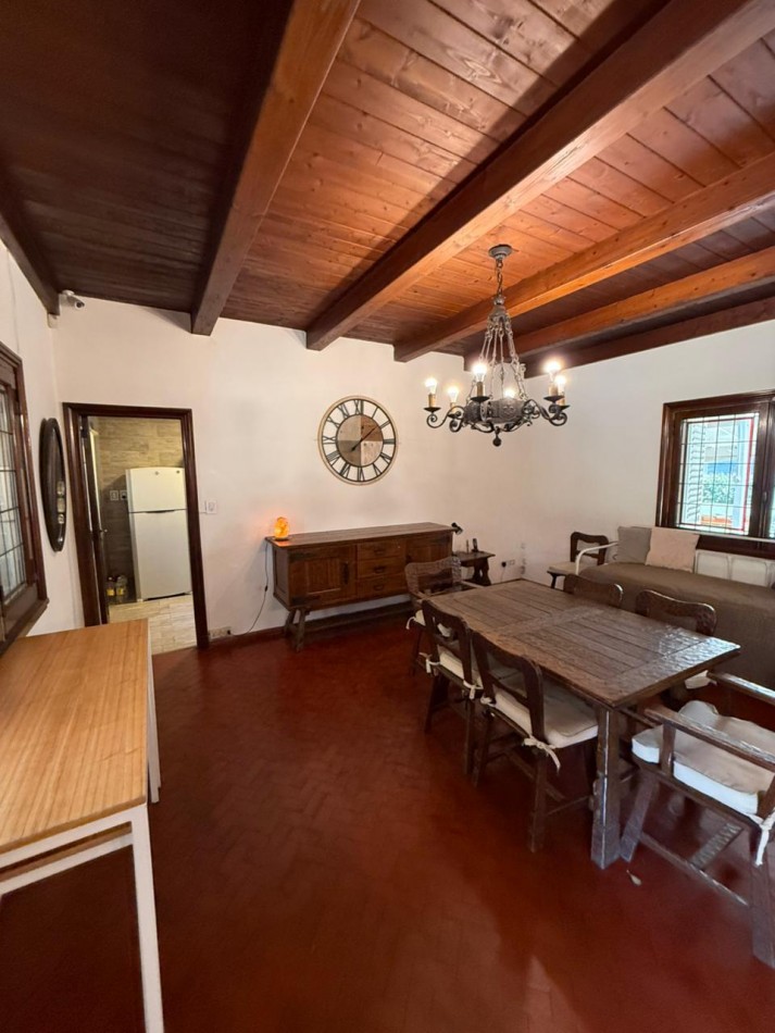 IMPORTANTE CHALET 4 AMB CON DEPENDENCIA SOBRE GRAN PARQUE PERIMETRAL! VILLA PRIMERA