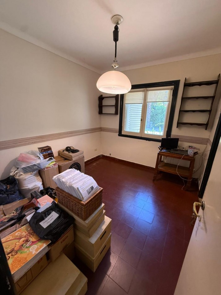 IMPORTANTE CHALET 4 AMB CON DEPENDENCIA SOBRE GRAN PARQUE PERIMETRAL! VILLA PRIMERA