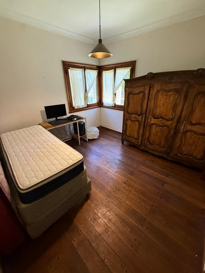 IMPORTANTE CHALET 4 AMB CON DEPENDENCIA SOBRE GRAN PARQUE PERIMETRAL! VILLA PRIMERA