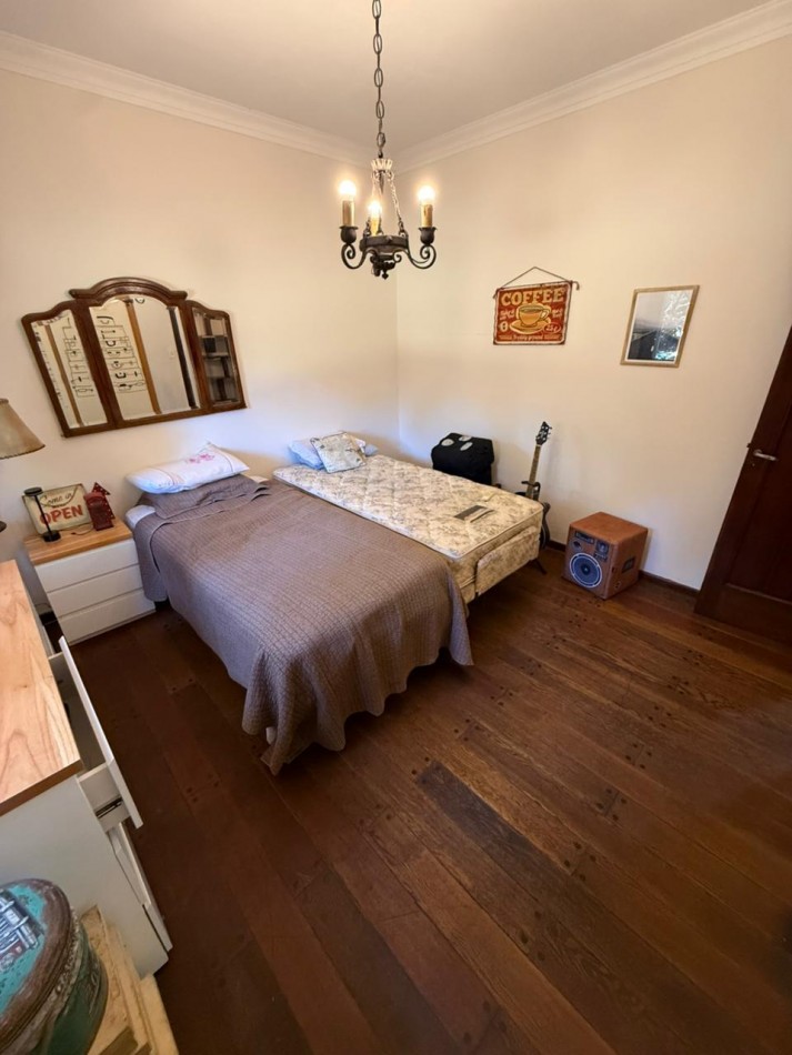 IMPORTANTE CHALET 4 AMB CON DEPENDENCIA SOBRE GRAN PARQUE PERIMETRAL! VILLA PRIMERA