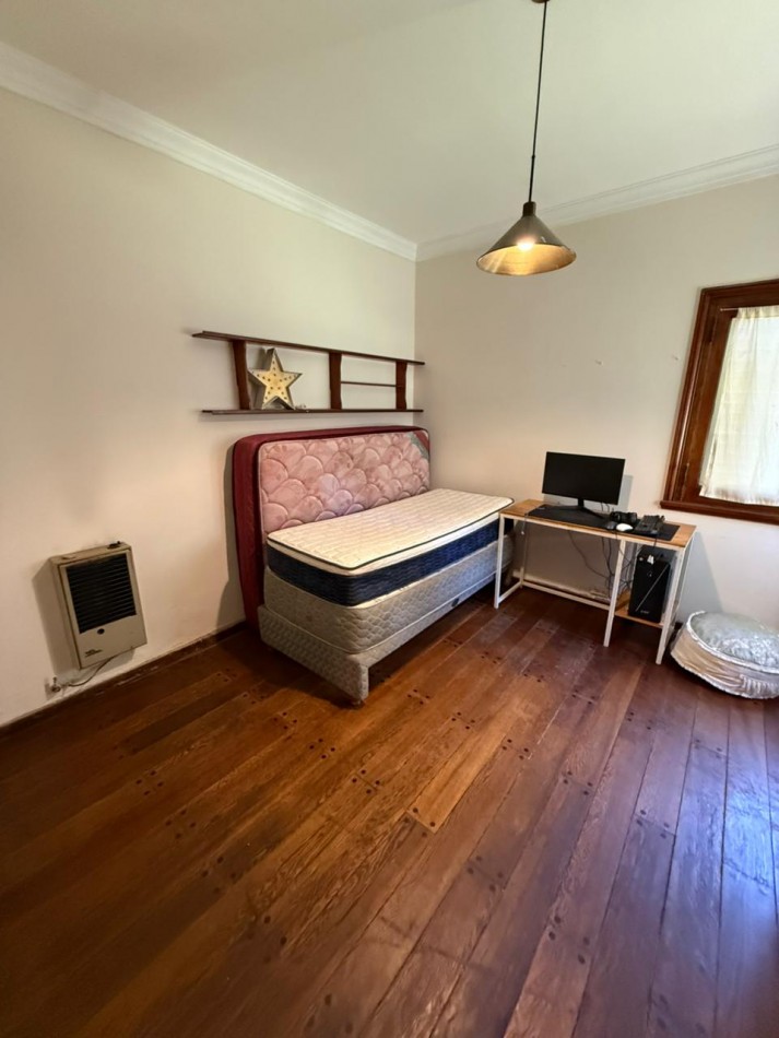 IMPORTANTE CHALET 4 AMB CON DEPENDENCIA SOBRE GRAN PARQUE PERIMETRAL! VILLA PRIMERA