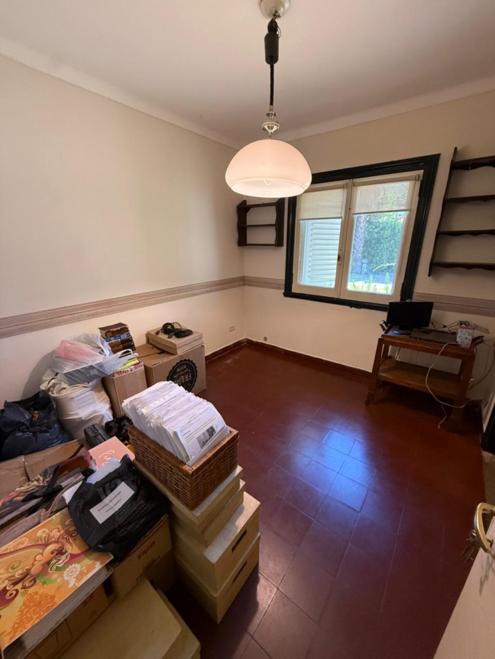 IMPORTANTE CHALET 4 AMB CON DEPENDENCIA SOBRE GRAN PARQUE PERIMETRAL! VILLA PRIMERA