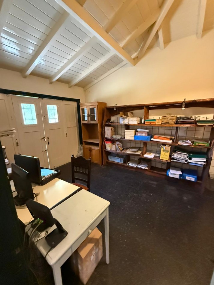 IMPORTANTE CHALET 4 AMB CON DEPENDENCIA SOBRE GRAN PARQUE PERIMETRAL! VILLA PRIMERA