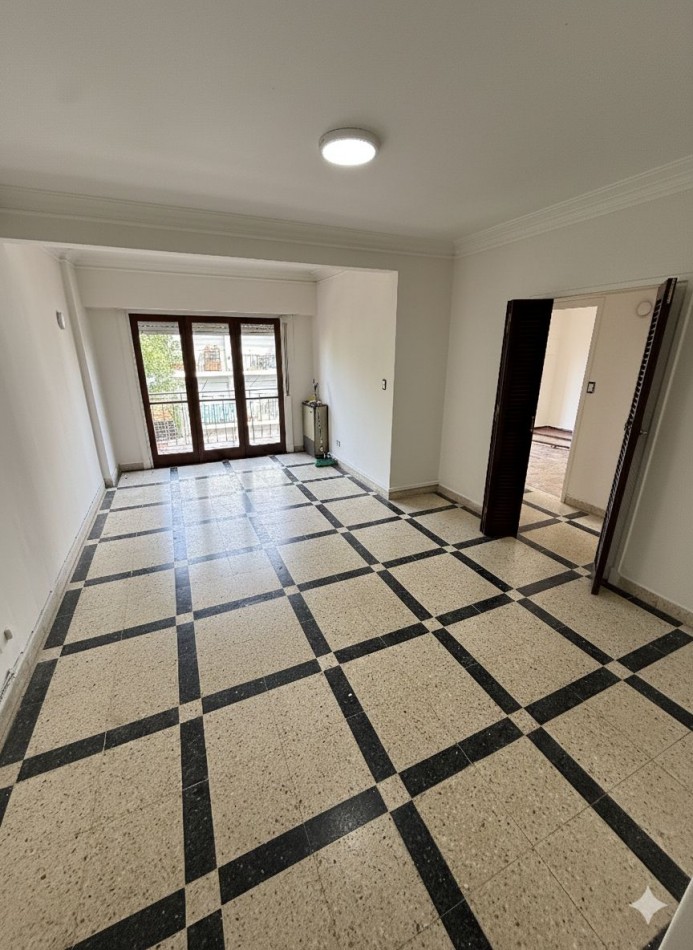 ALQUILER! DEPTO 3 AMB A LA CALLE CON BALCON. MACROCENTRO!