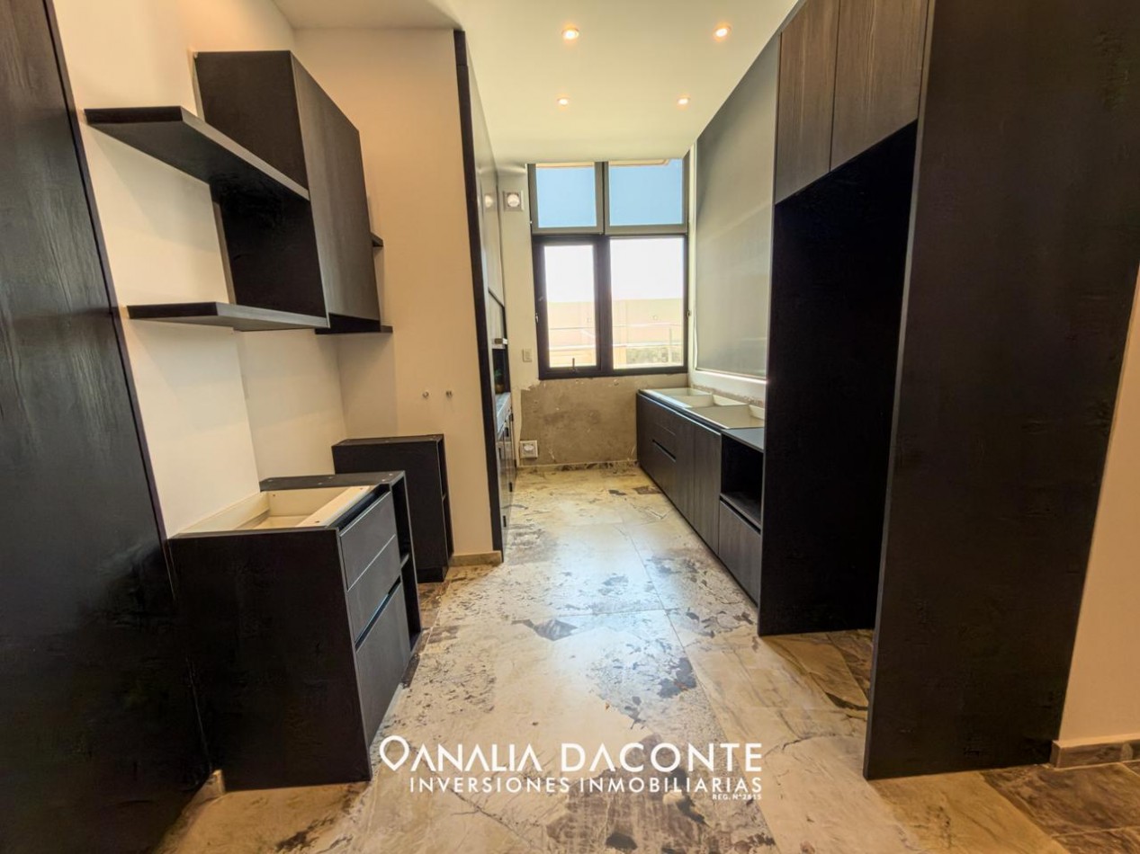 SEMIPISO CATEGORIA 3 AMB VISTA PLENA AL MAR! COCHERA GYM Y PISCINA