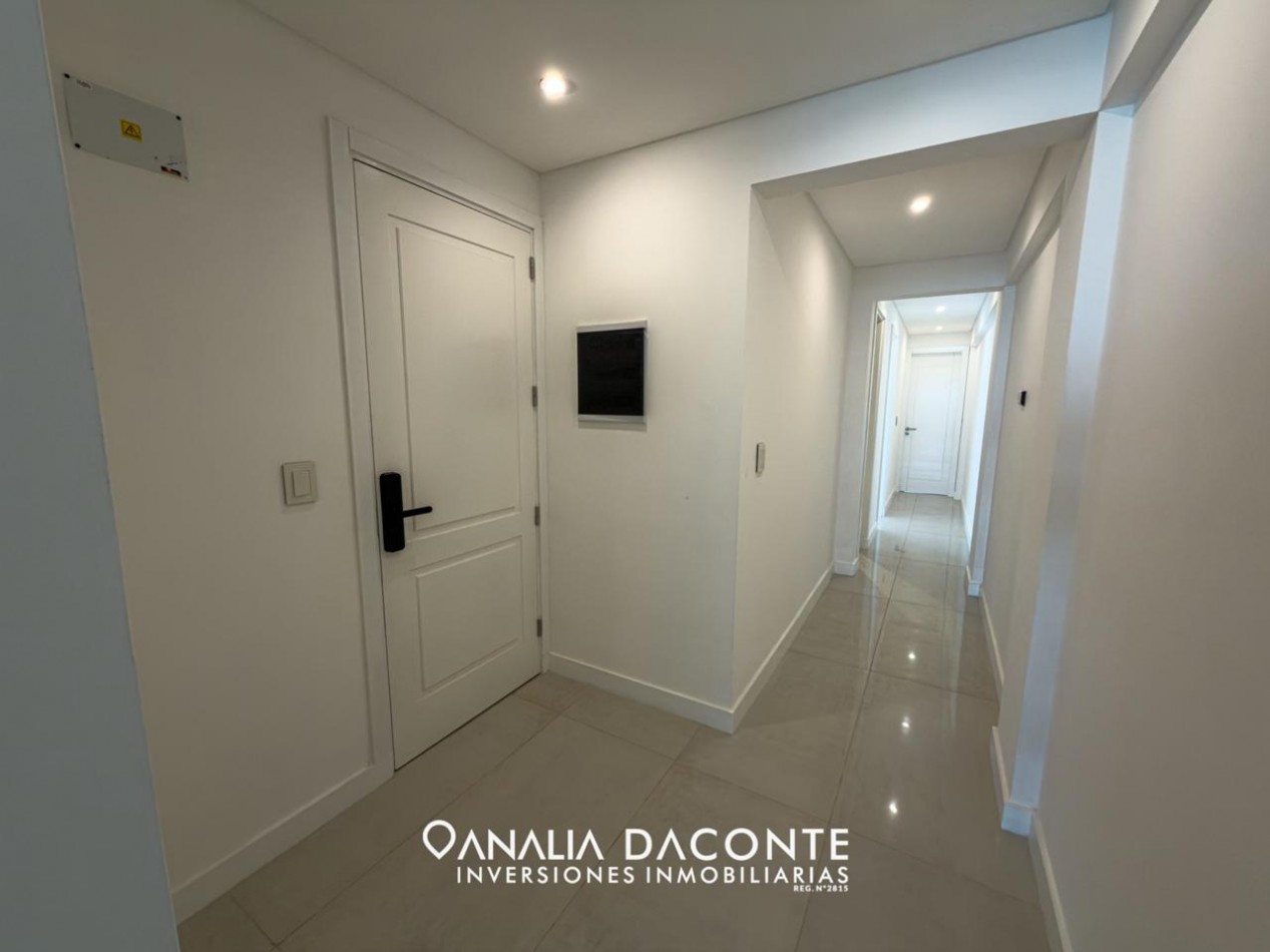 SEMIPISO CATEGORIA 3 AMB VISTA PLENA AL MAR! COCHERA GYM Y PISCINA