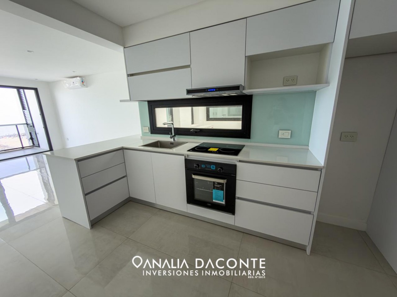 SEMIPISO CATEGORIA 3 AMB VISTA PLENA AL MAR! COCHERA GYM Y PISCINA