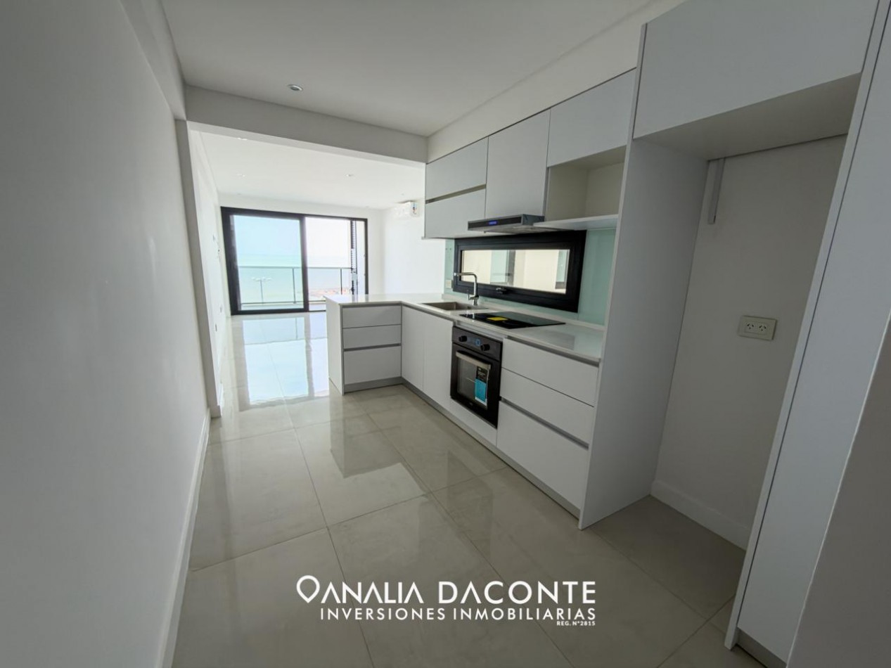 SEMIPISO CATEGORIA 3 AMB VISTA PLENA AL MAR! COCHERA GYM Y PISCINA