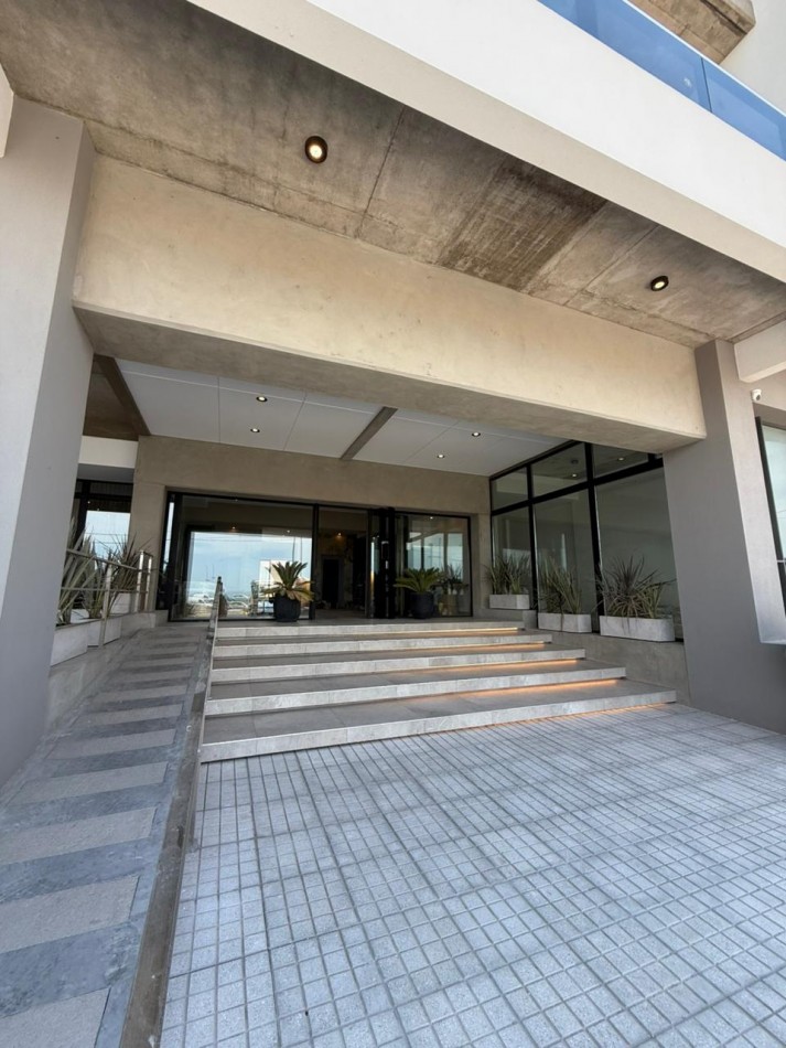 SEMIPISO CATEGORIA 3 AMB VISTA PLENA AL MAR! COCHERA GYM Y PISCINA