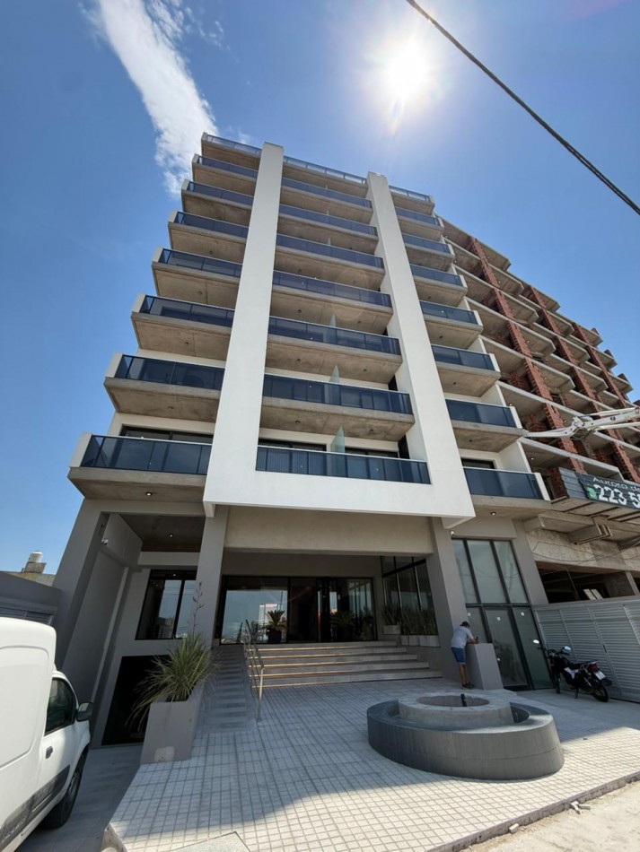 SEMIPISO CATEGORIA 3 AMB VISTA PLENA AL MAR! COCHERA GYM Y PISCINA