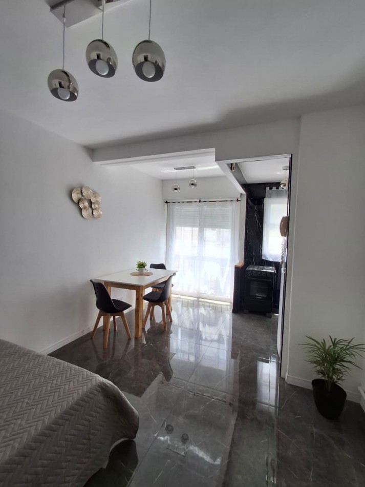 DEPTO 1 AMB A LA CALLE! RECICLADO PLAZA COLON