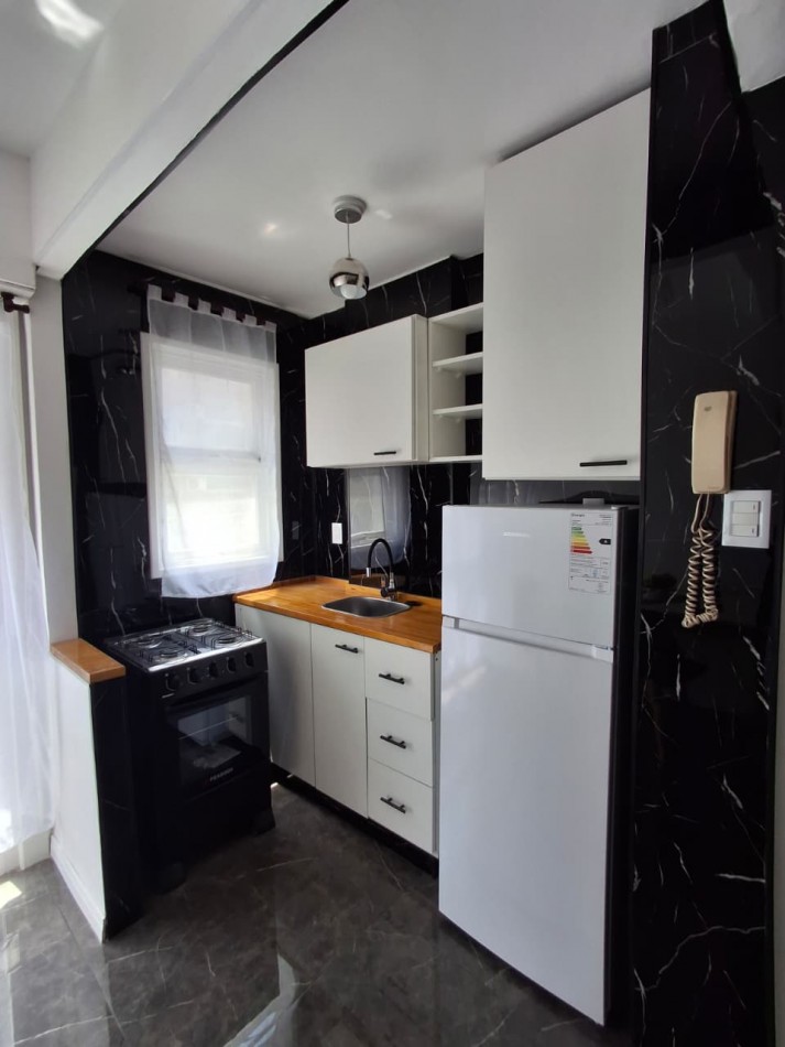 DEPTO 1 AMB A LA CALLE! RECICLADO PLAZA COLON