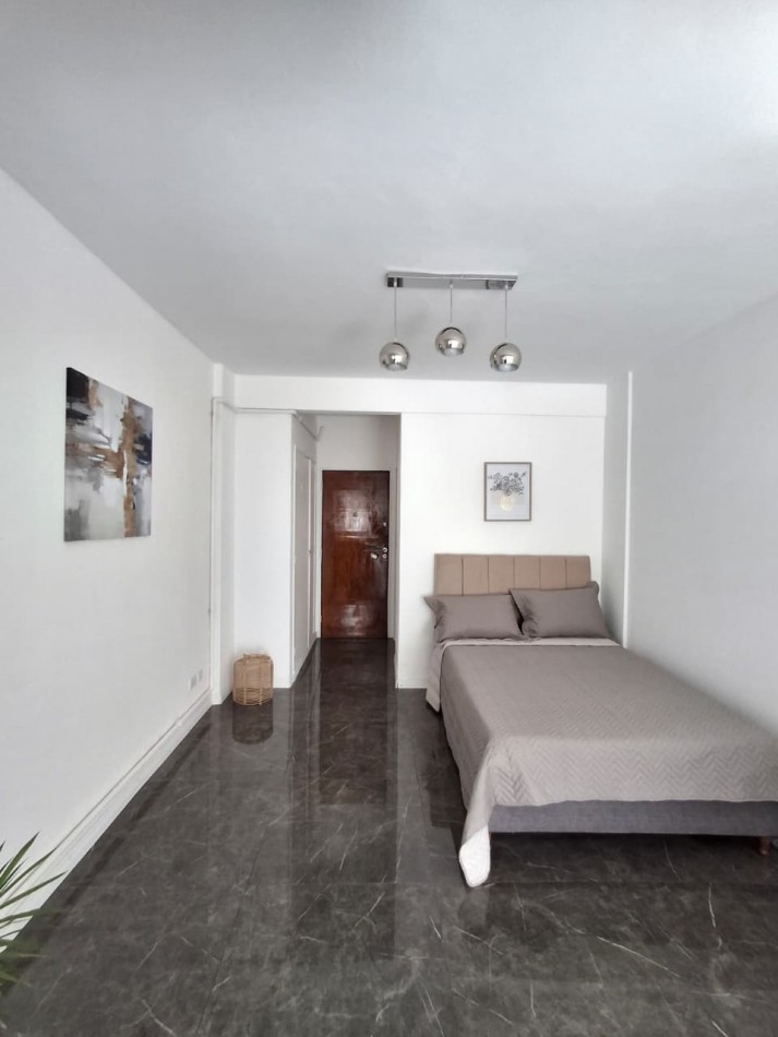 DEPTO 1 AMB A LA CALLE! RECICLADO PLAZA COLON