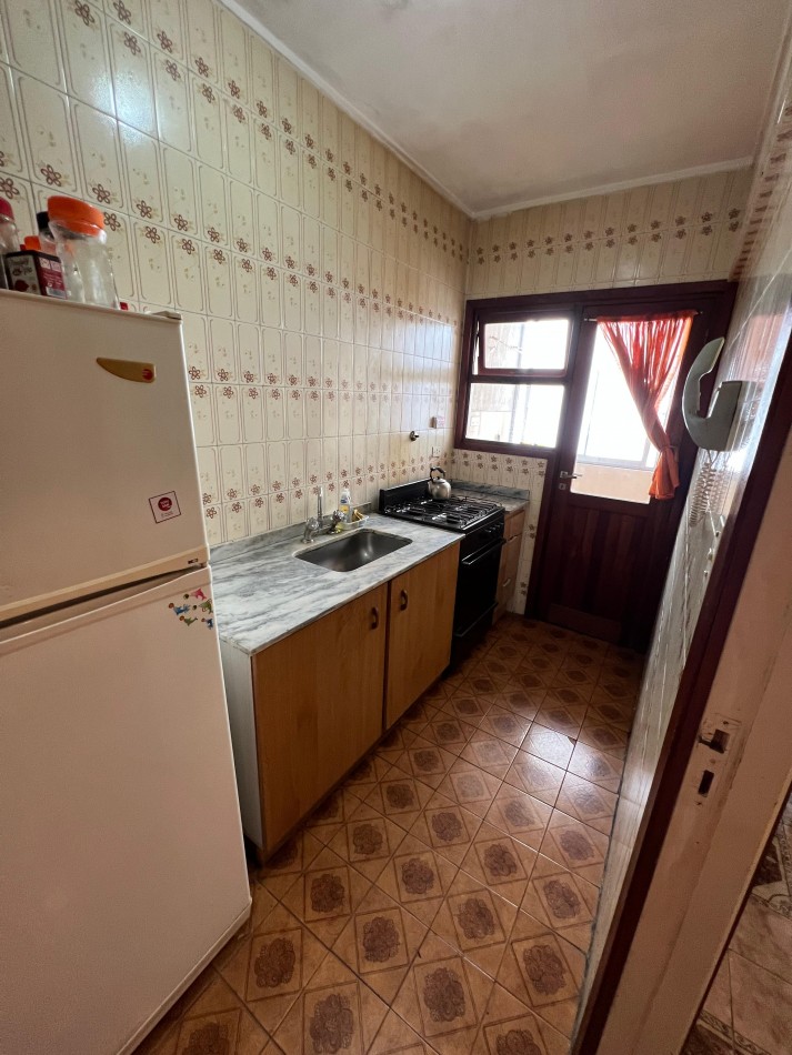 LUMINOSO DEPTO 2 AMB CON BALCON SALIENTE. APTO CREDITO