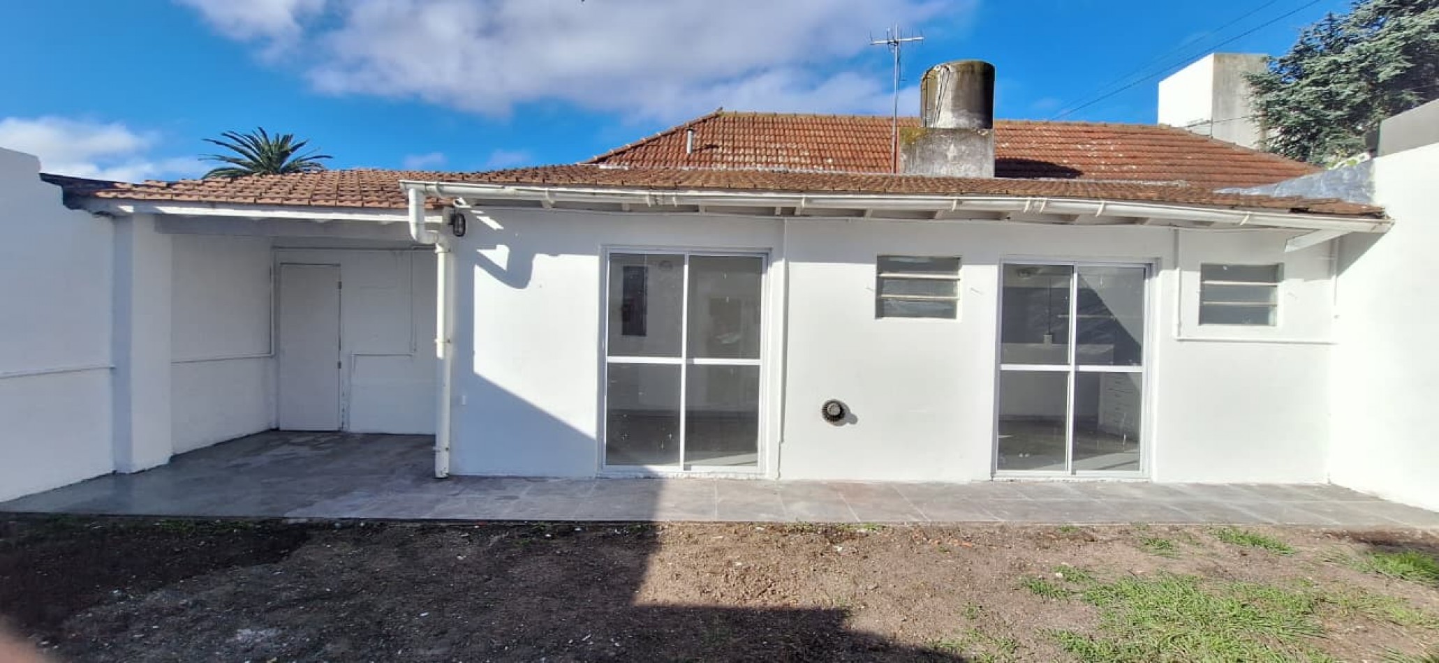 BAJO SU VALOR!! CHALET 3 AMB + DEPENDENCIA RECICLADA EN PARQUE LURO