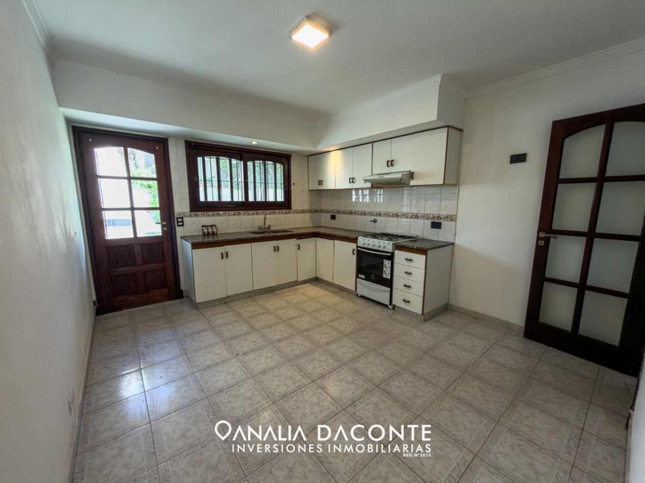 Chalet 4 amb con jardin y garage en San Jeronimo