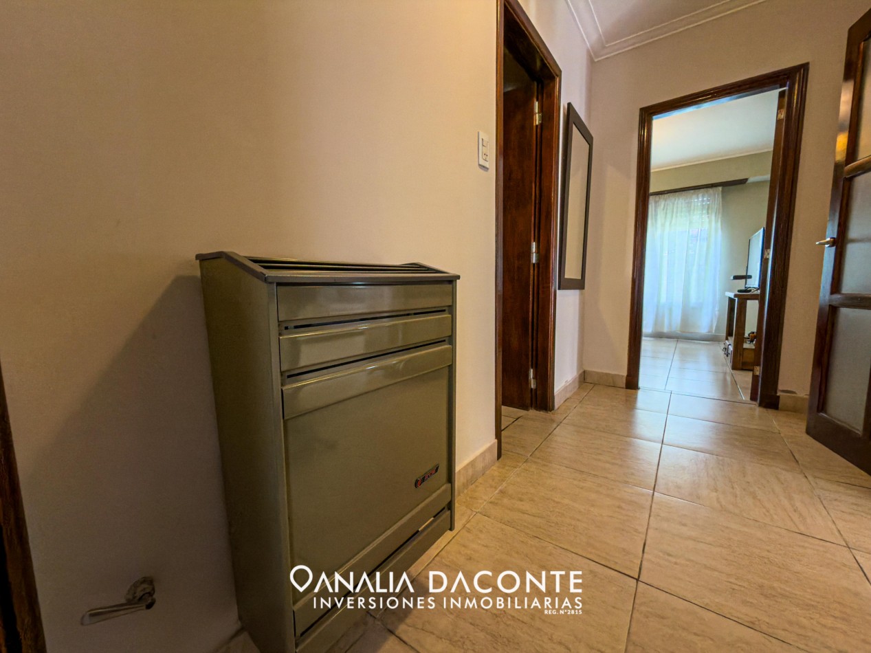 IMPECABLE CHALET 4 AMB  CON GARAGE Y DOS PATIOS! VALENCIA Y B. JUAREZ