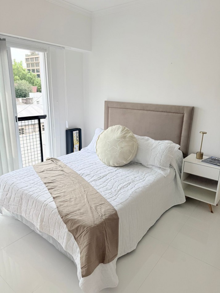 AMPLIO DEPTO 1 AMB RECICLADO Y AMOBLADO! CENTRO