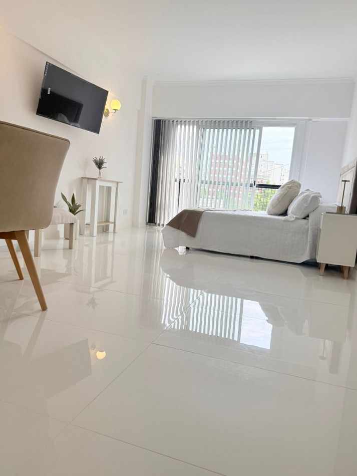 AMPLIO DEPTO 1 AMB RECICLADO Y AMOBLADO! CENTRO