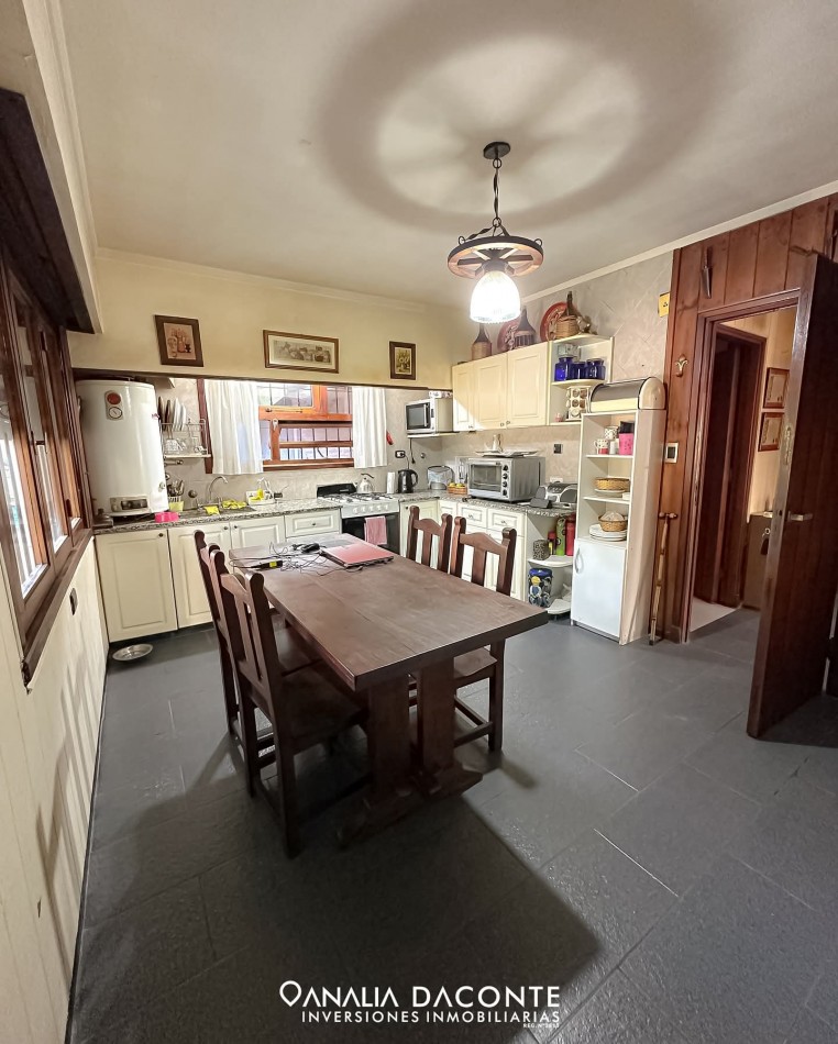 Chalet 3 amb con depto 2 amb en San Jeronimo