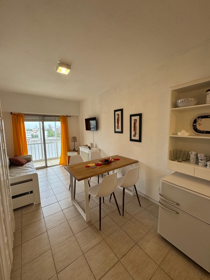 Alquiler 24 meses 1 amb con balcon