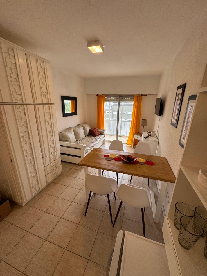 Alquiler 24 meses 1 amb con balcon