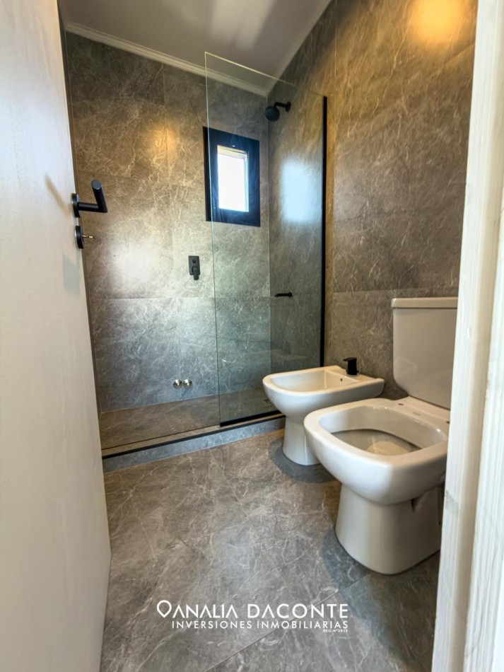 Chalet en ph 3 amb a estrenar con garage y patio. 