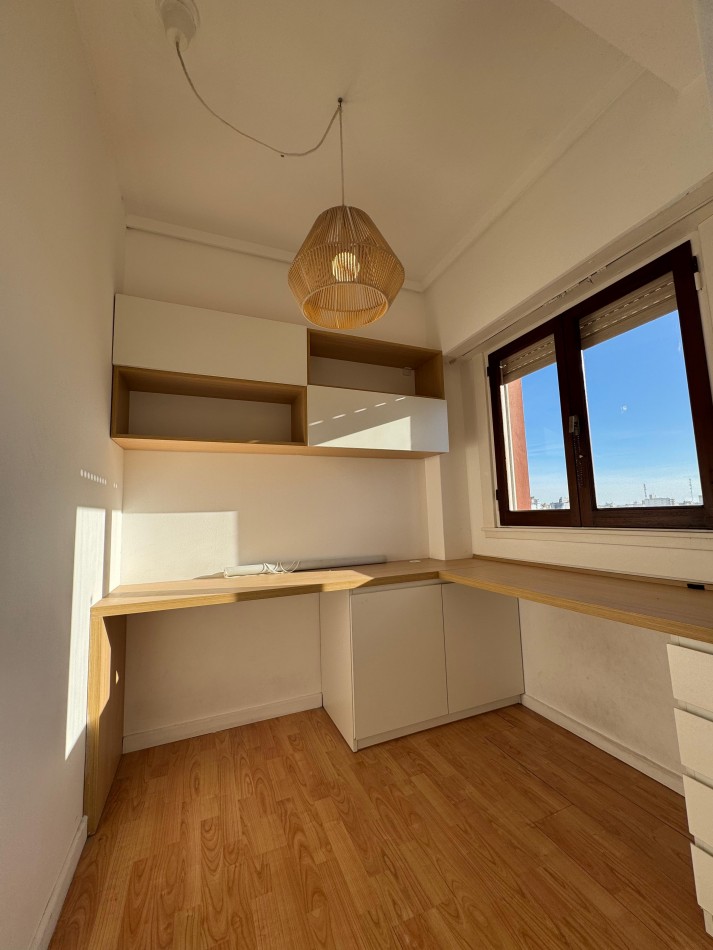 Venta piso de 4 amb con balcon corrido y vista al mar