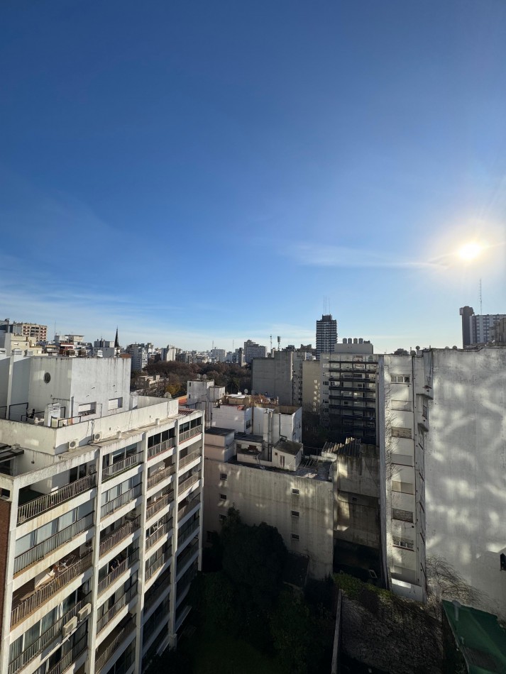 Venta piso de 4 amb con balcon corrido y vista al mar