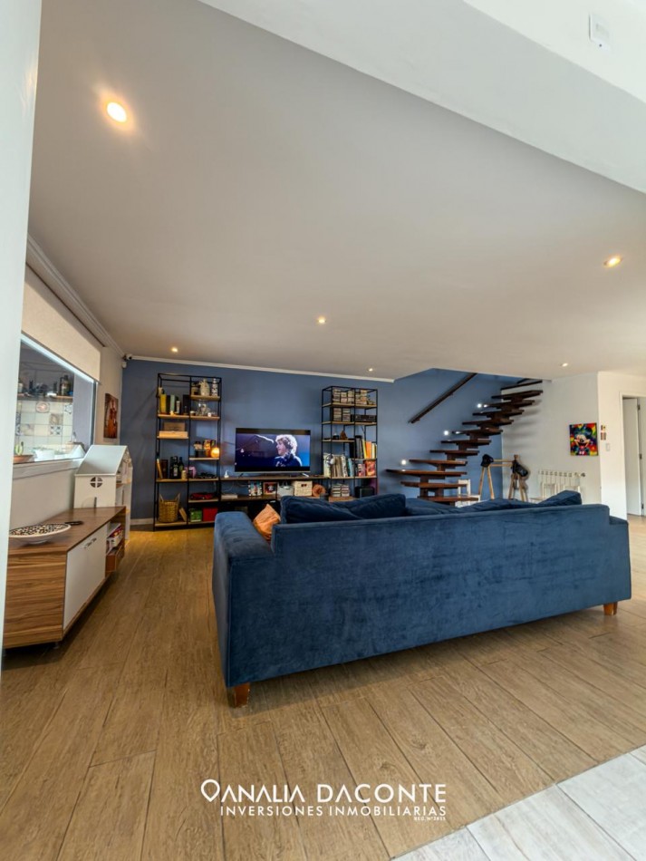 Moderno chalet 4 amb. Los Pinares